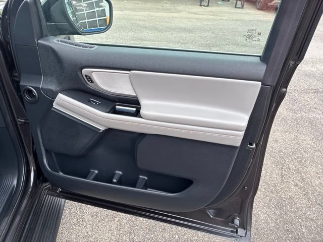 Used 2025 Ford Expedition Active AWD/4WD image 36