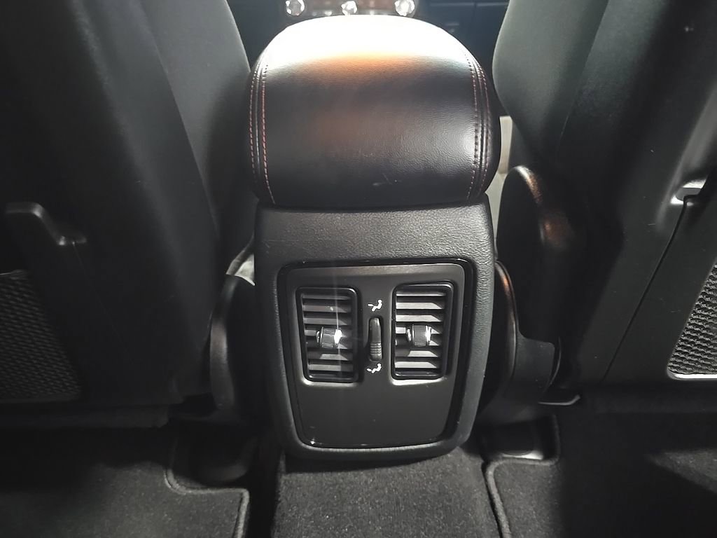 Used 2025 Dodge Durango GT AWD/4WD image 25
