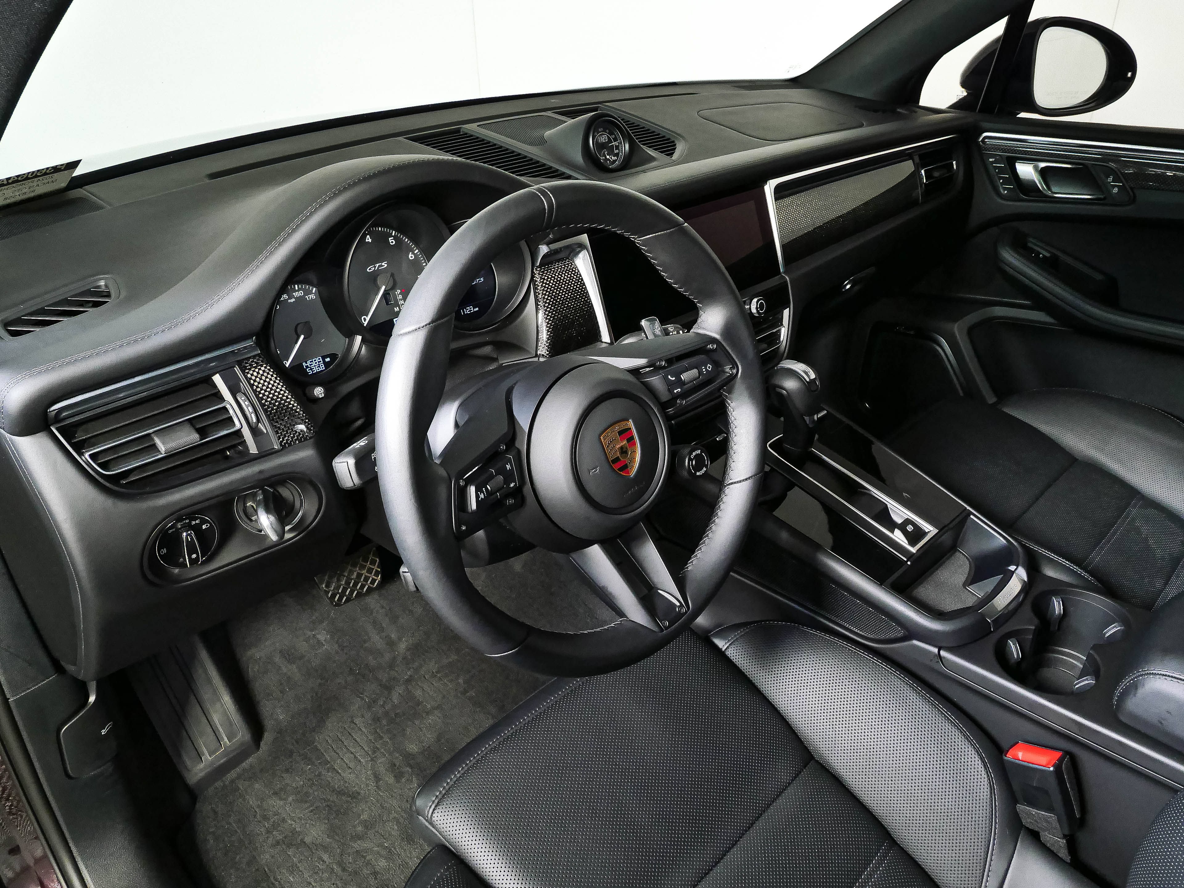 Certified 2024 Porsche Macan GTS AWD/4WD image 4