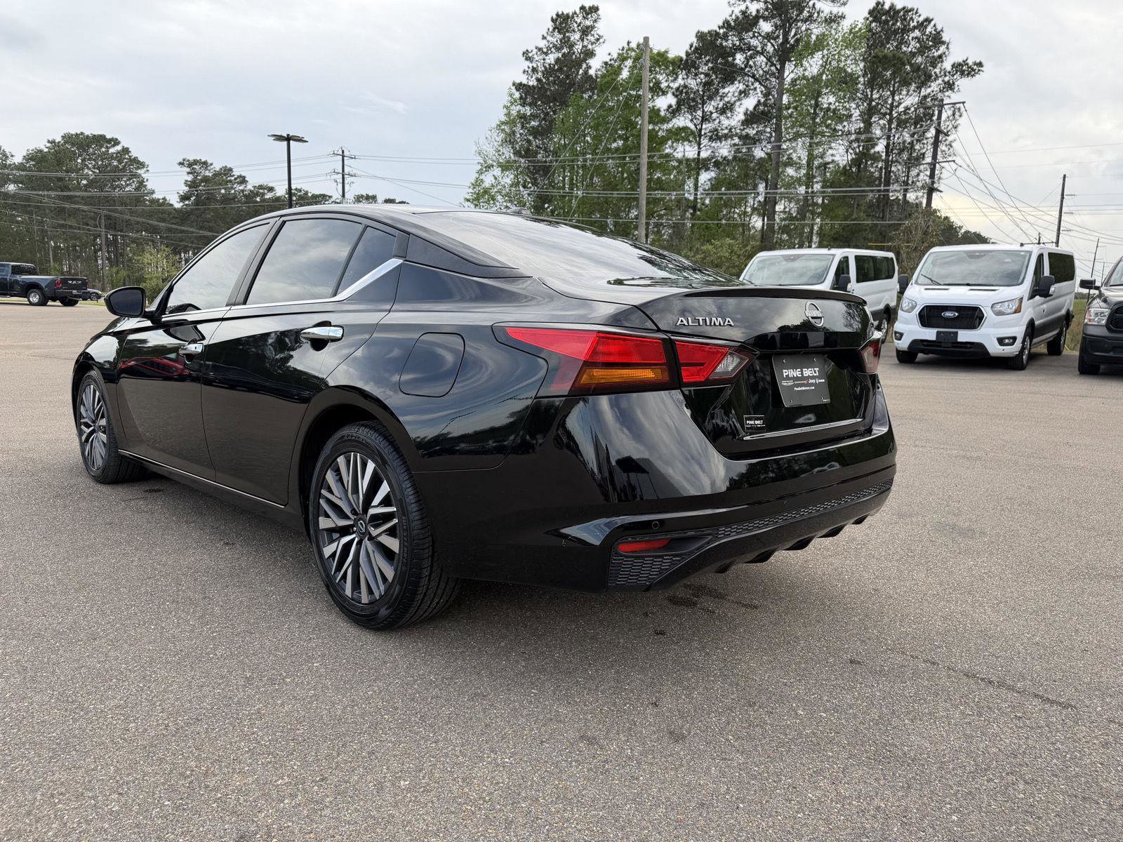 Used 2023 Nissan Altima 2.5 SV image 5