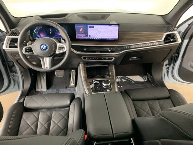 Used 2026 BMW X5 xDrive50e w/ M Sport Package image 10