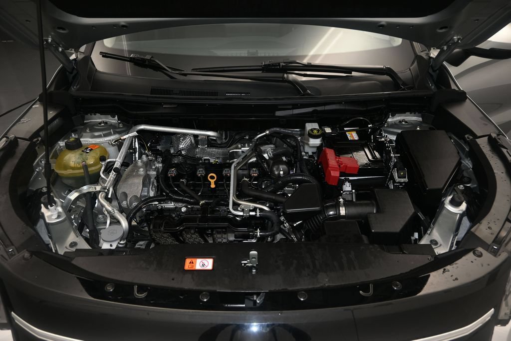 Used 2025 Mitsubishi Outlander ES AWD/4WD image 16