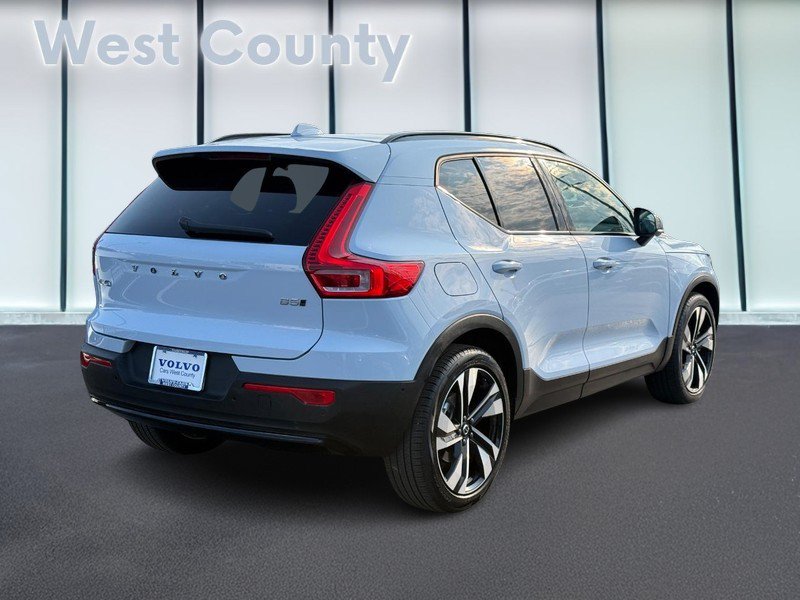 Used 2026 Volvo XC40 B5 Plus AWD/4WD image 4
