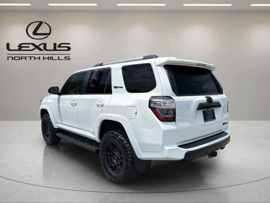 Used 2018 Toyota 4Runner TRD Off-Road AWD/4WD image 8