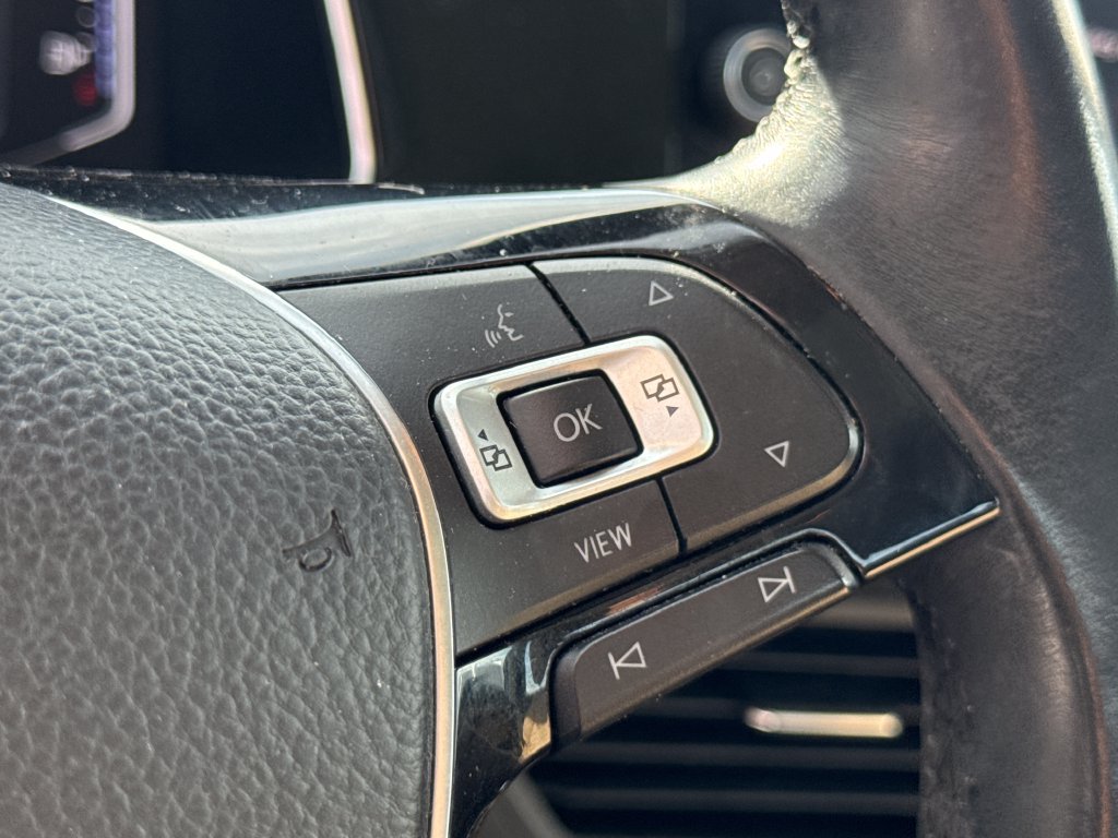 Used 2019 Volkswagen Jetta SEL w/ Cold Weather Package FWD image 29