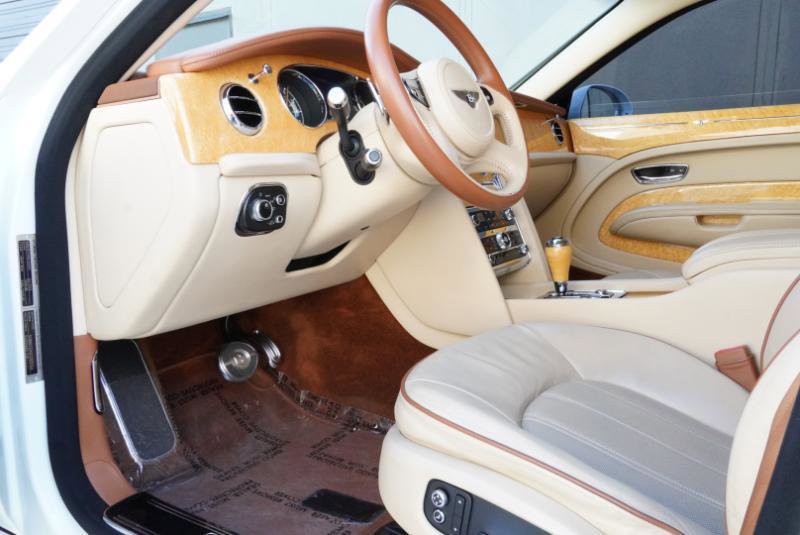 Used 2012 Bentley Mulsanne RWD image 4