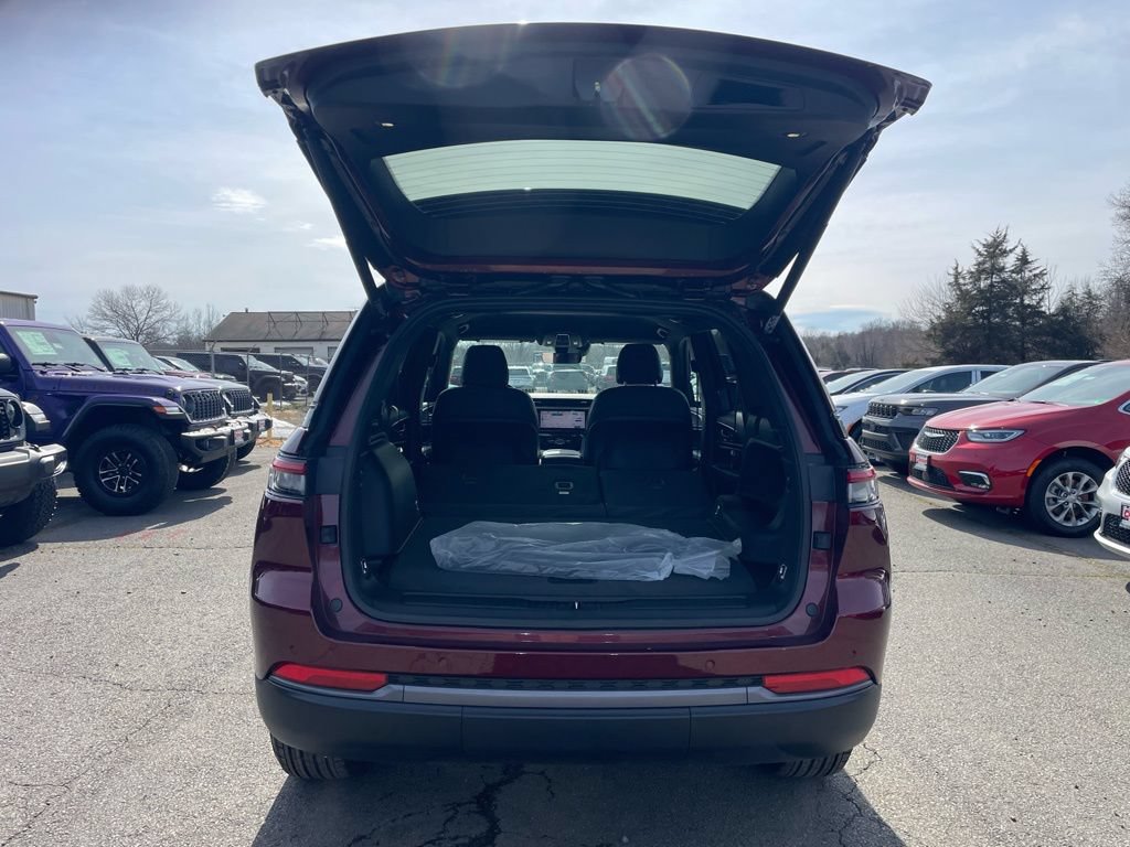 New 2026 Jeep Grand Cherokee Altitude AWD/4WD image 11