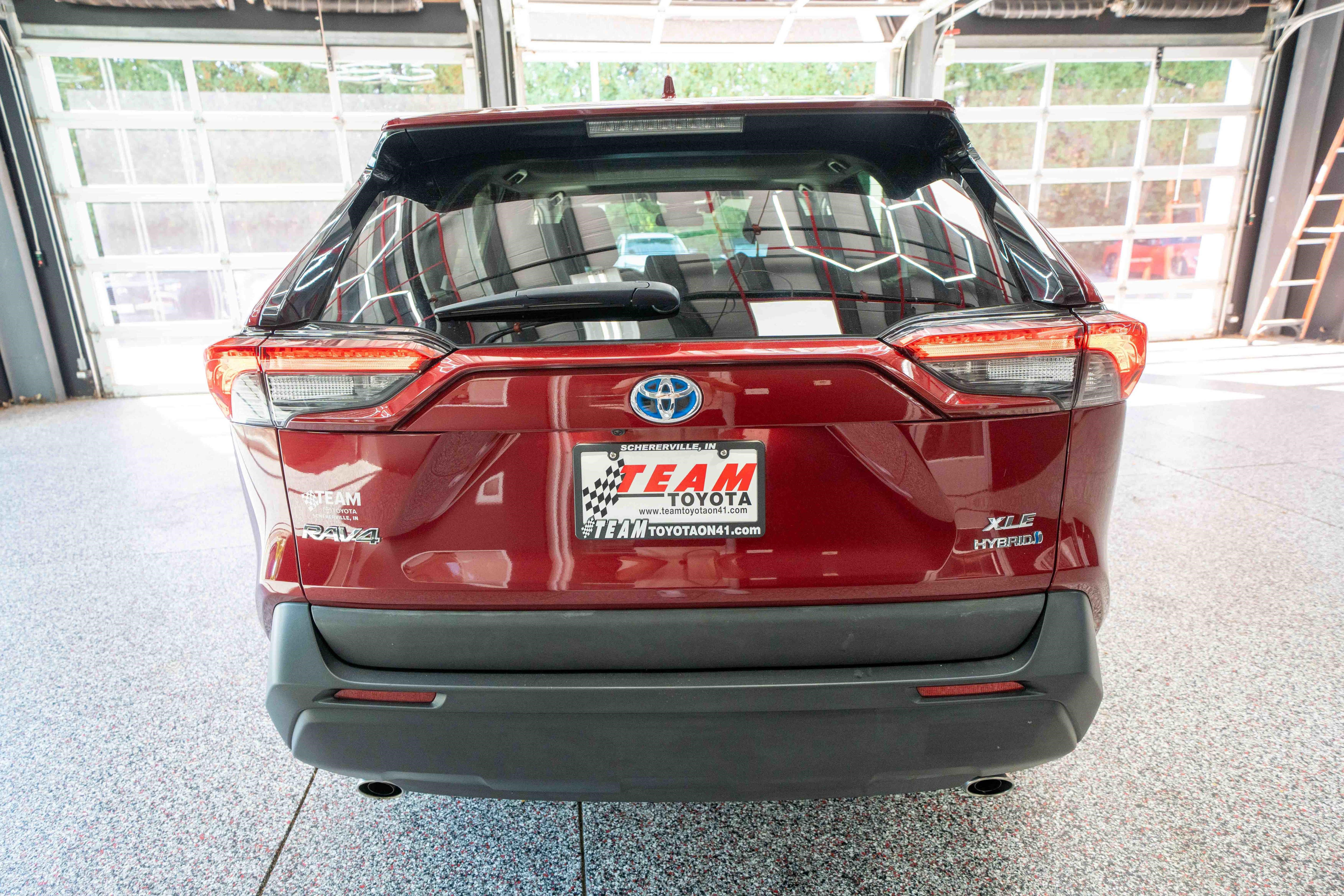 Certified 2020 Toyota RAV4 XLE w/ Convenience Package AWD/4WD image 4