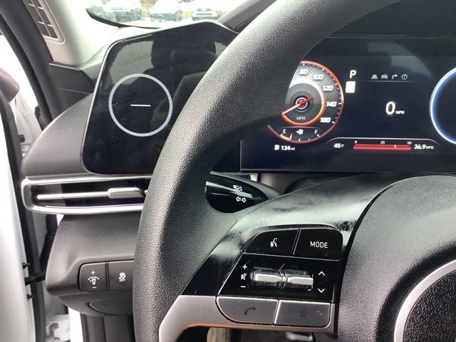 Certified 2024 Hyundai Elantra SEL image 19