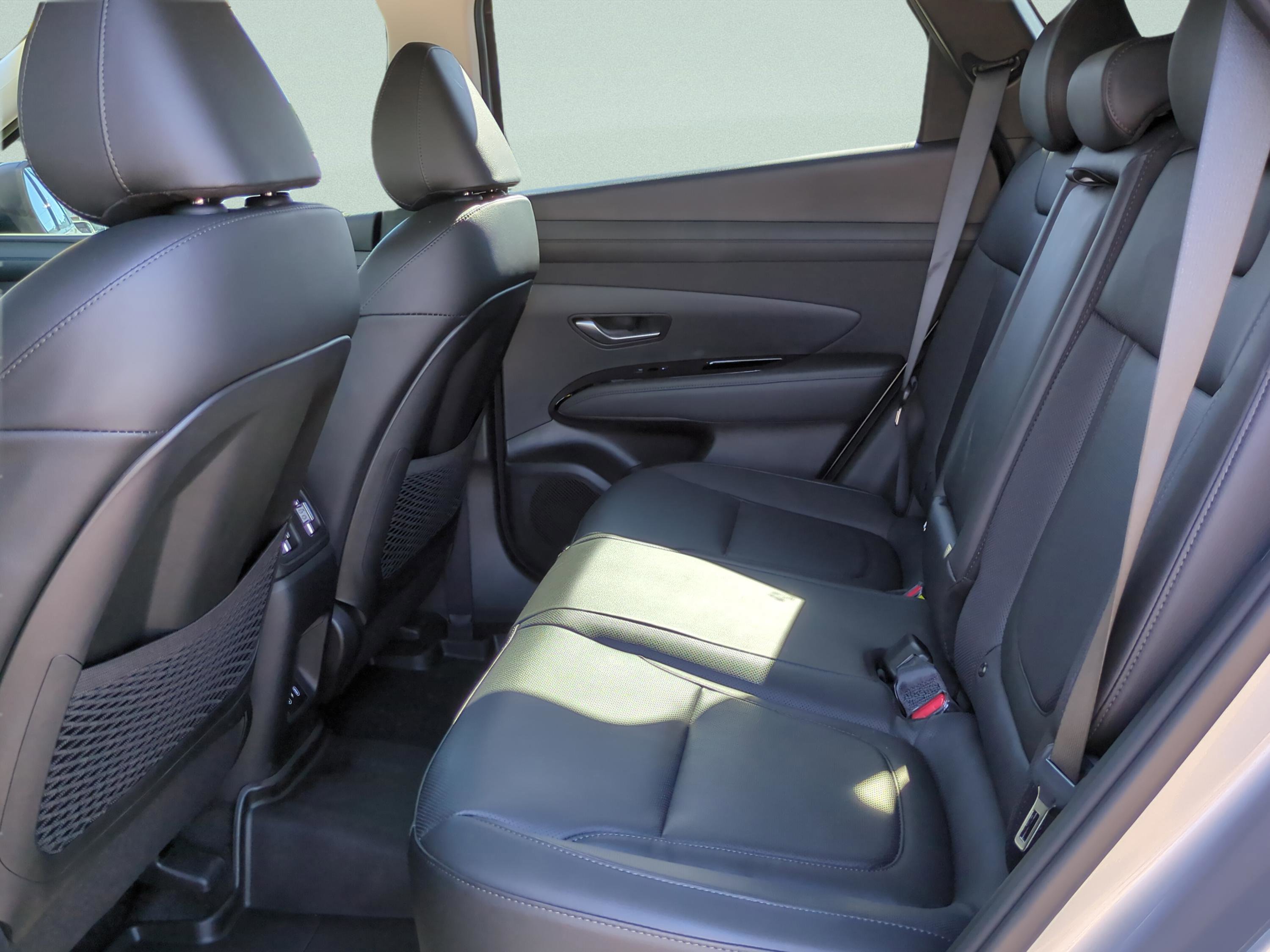 Certified 2025 Hyundai Tucson Limited AWD/4WD image 13