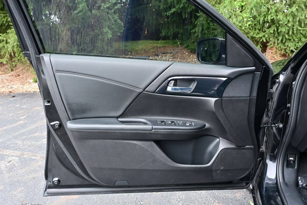 Used 2015 Honda Accord Sport image 12