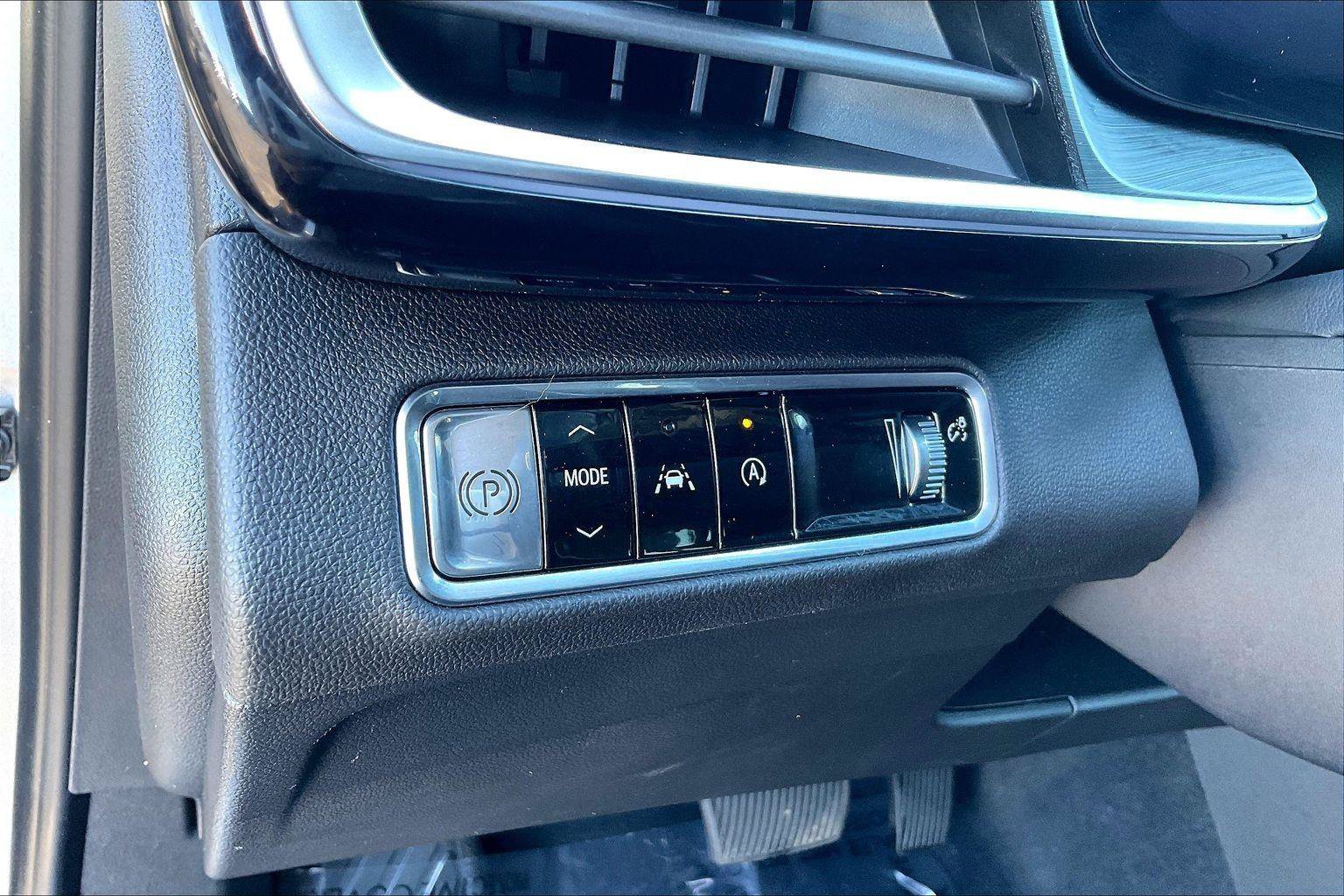 Used 2024 Buick Envision Preferred AWD/4WD image 35