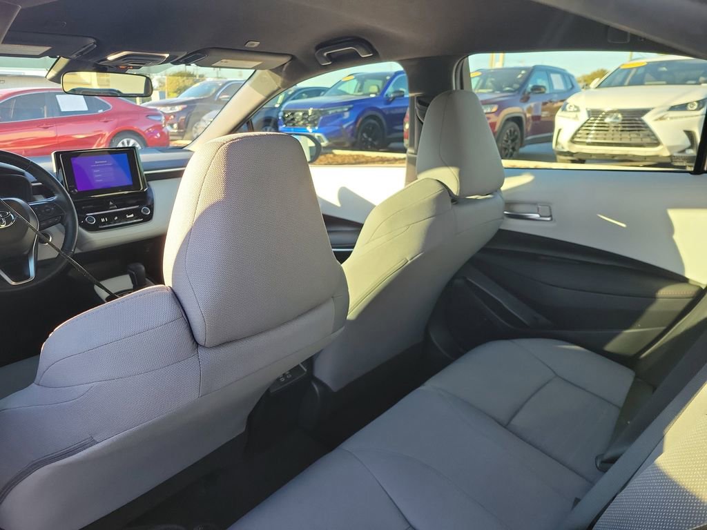 Used 2025 Toyota Corolla SE image 10