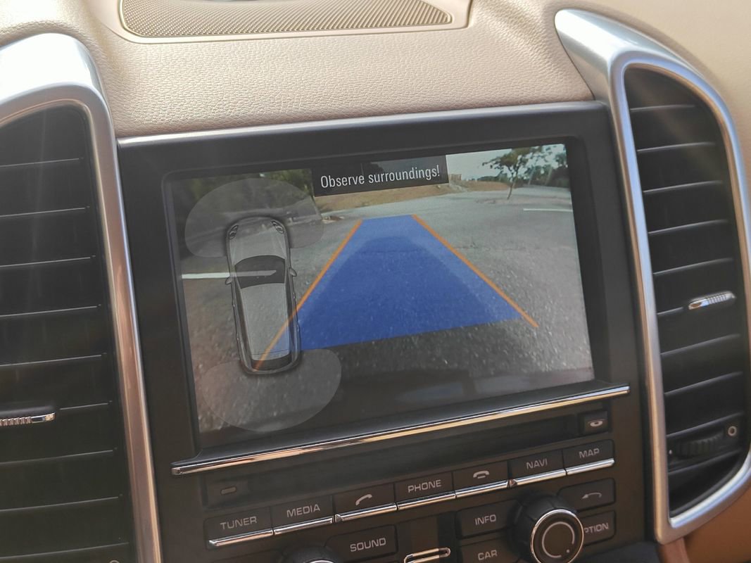 Used 2015 Porsche Cayenne Diesel w/ Premium Package image 11