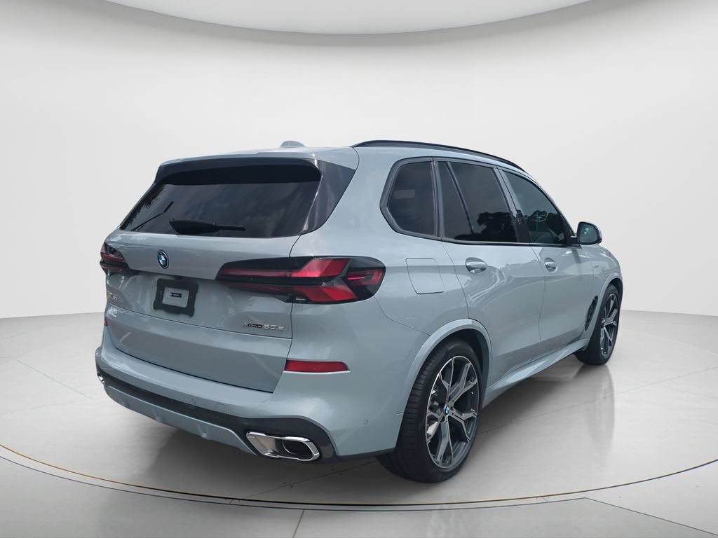 New 2026 BMW X5 xDrive50e w/ M Sport Package AWD/4WD image 5