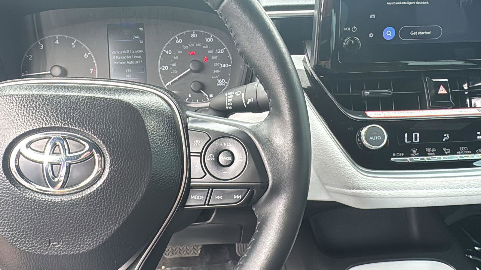 Certified 2025 Toyota Corolla SE w/ Convenience Package image 17