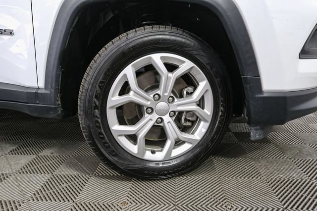 Used 2024 Jeep Compass Latitude AWD/4WD image 14