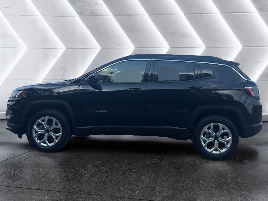New 2025 Jeep Compass Latitude image 5