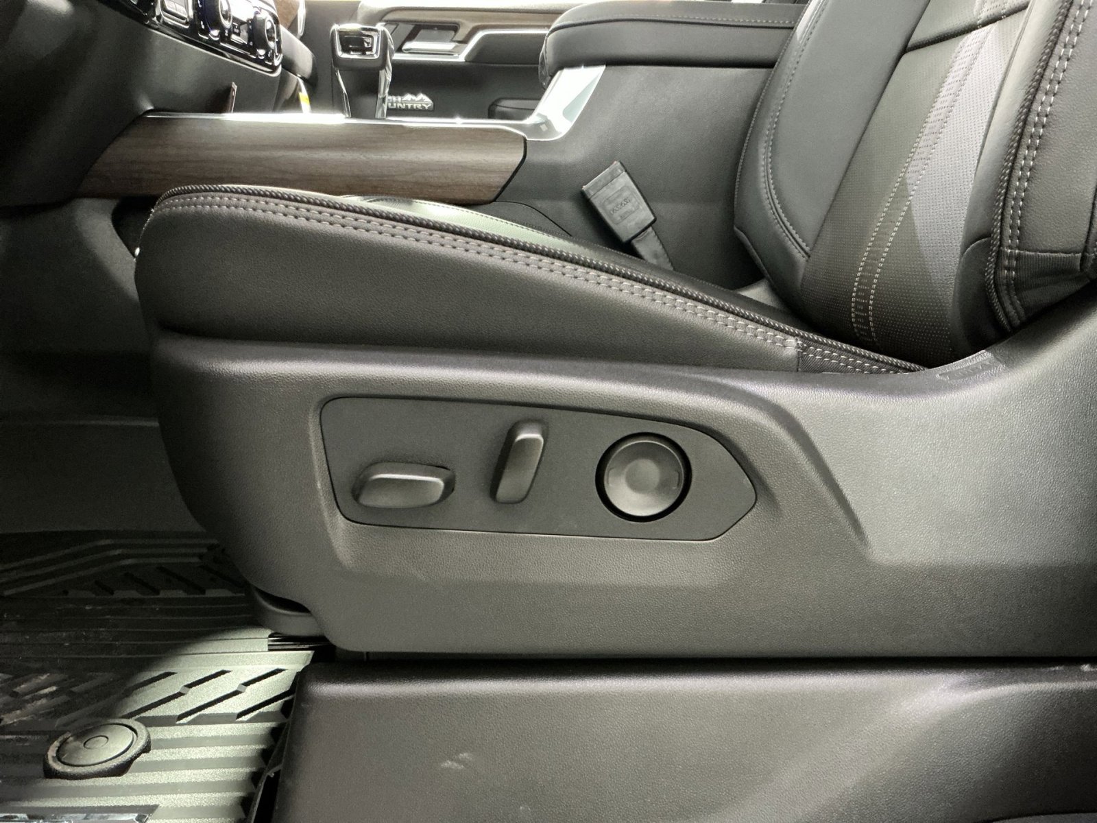 New 2026 Chevrolet Silverado 1500 High Country w/ Midnight Edition image 22