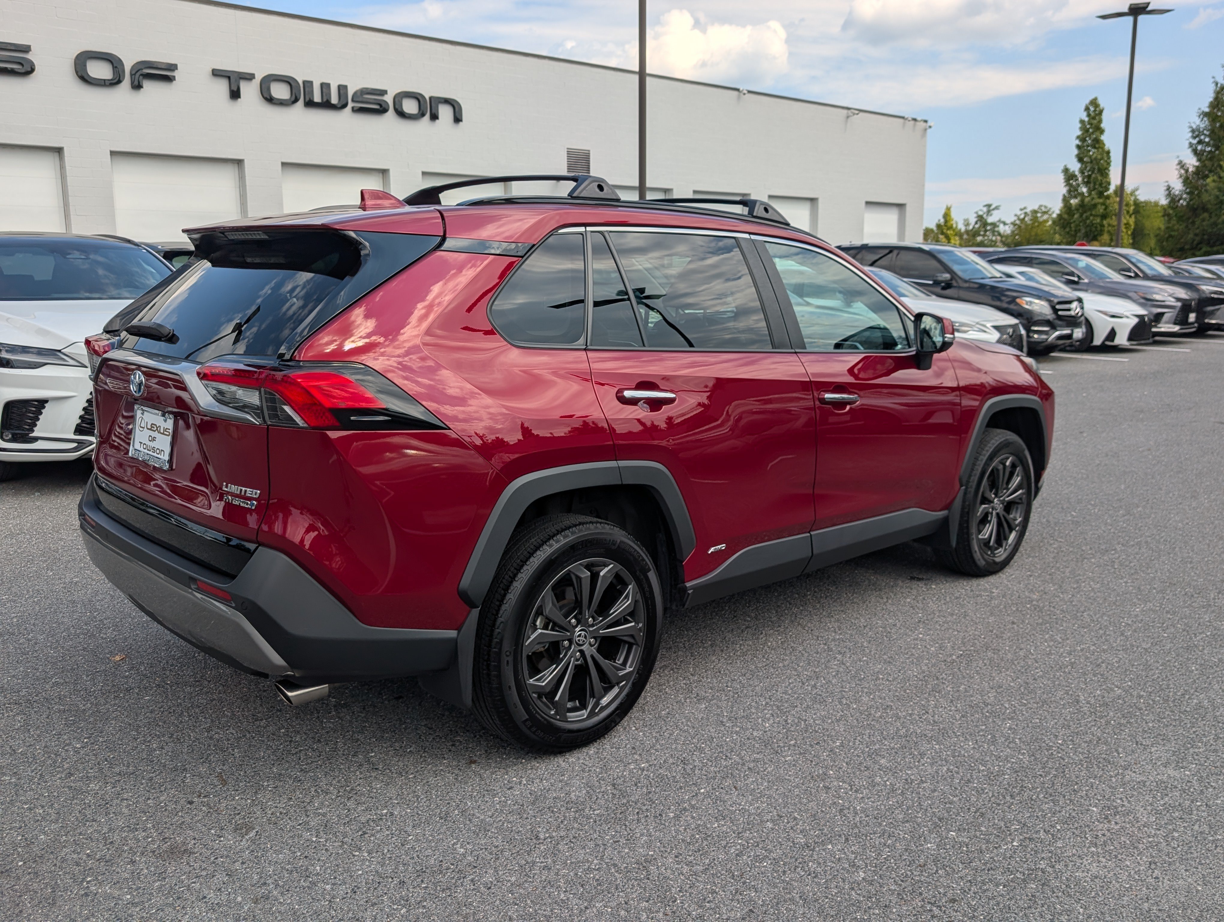 Used 2023 Toyota RAV4 Limited AWD/4WD image 3