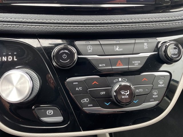 Used 2022 Chrysler Pacifica Touring-L image 28