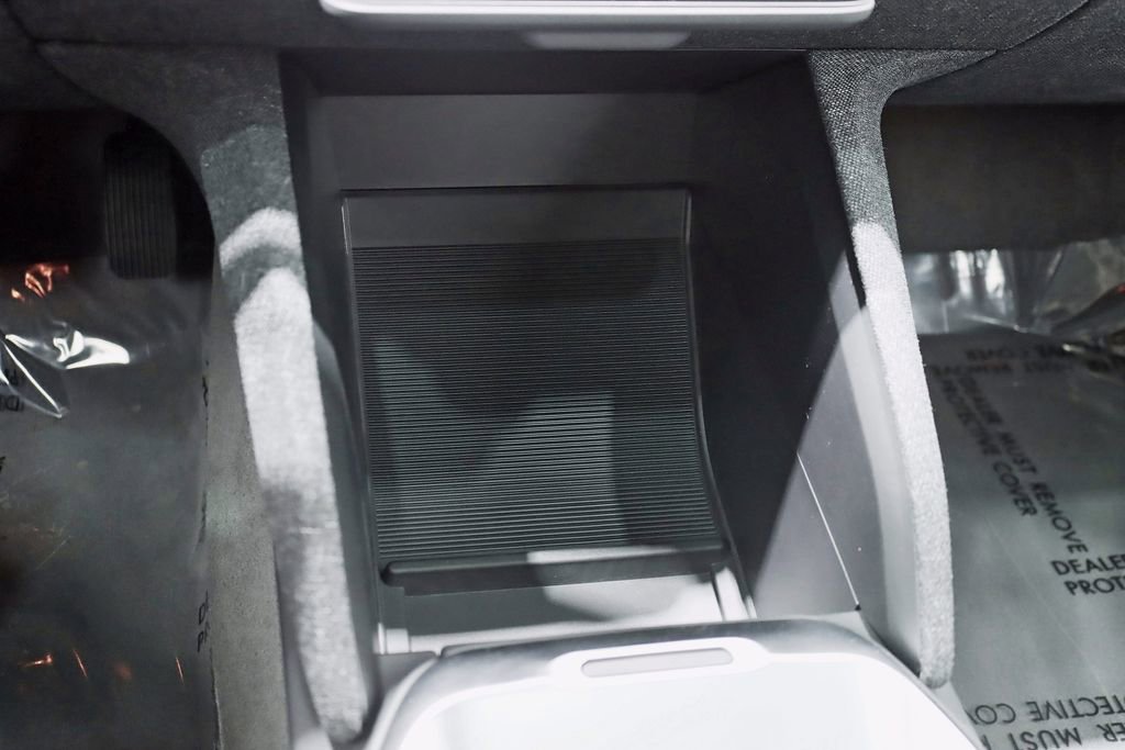 Used 2023 Lucid Air Touring image 4