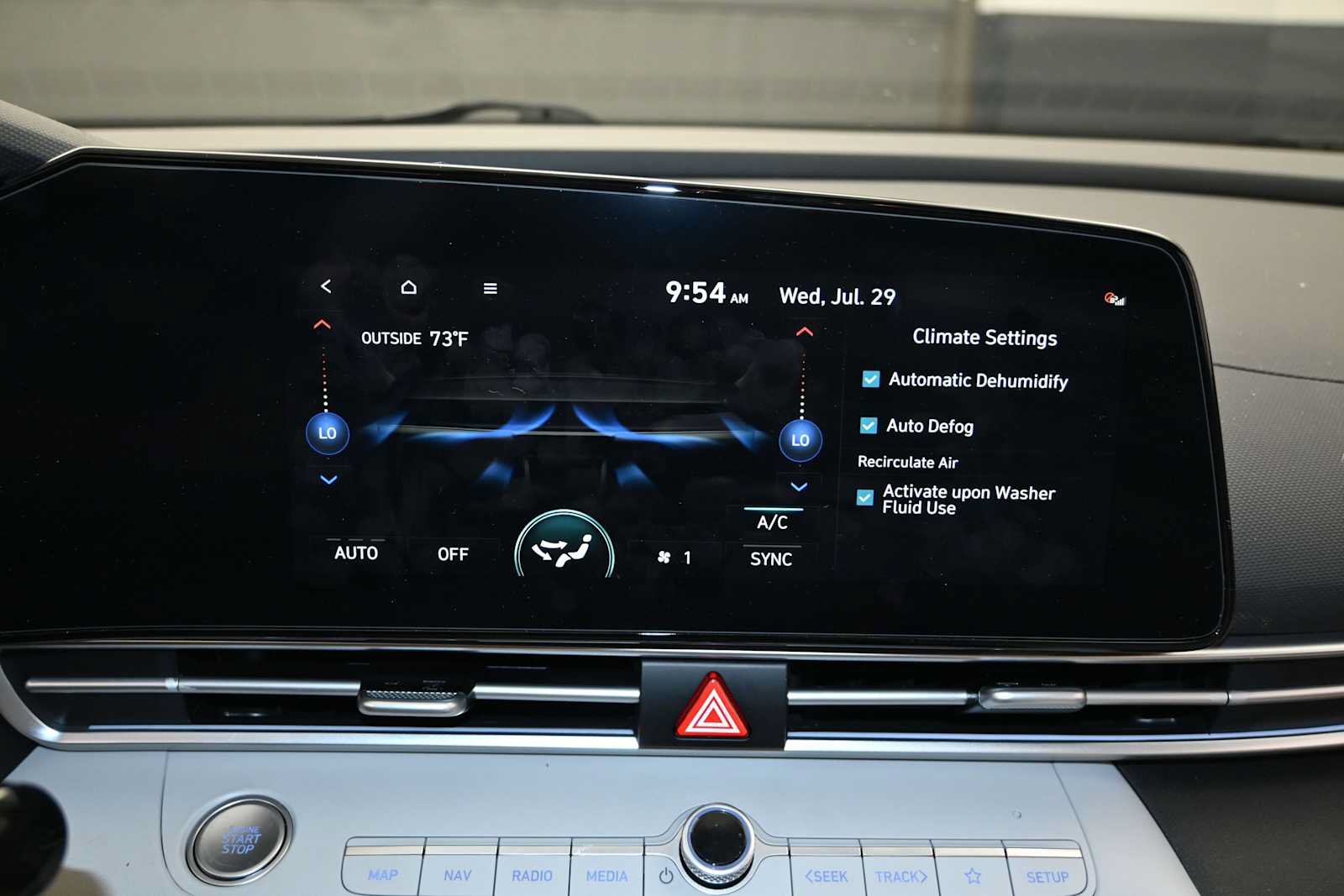 Used 2025 Hyundai Elantra Limited FWD image 17