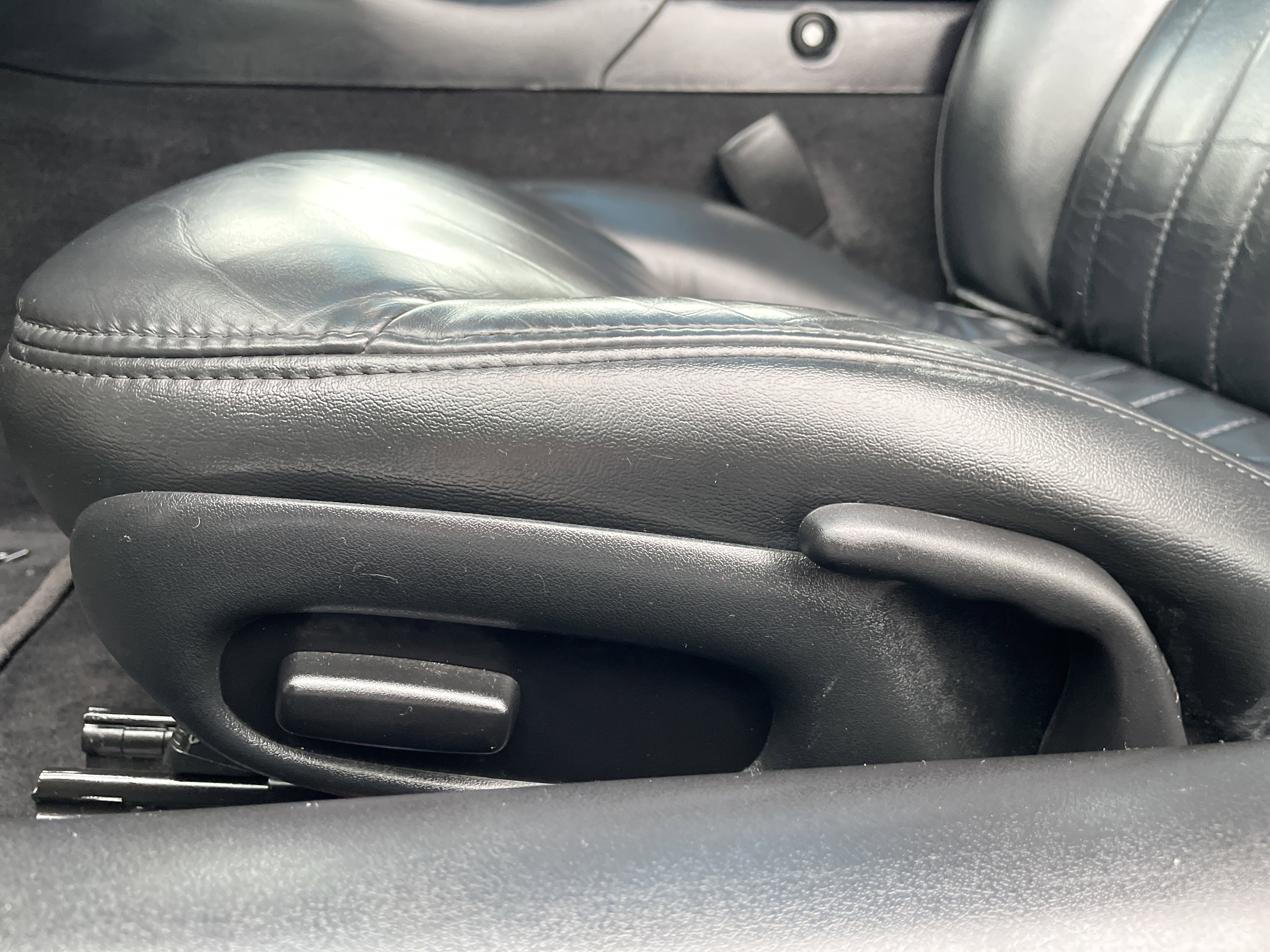 Used 1999 Chevrolet Corvette Coupe w/ Memory Pkg image 26