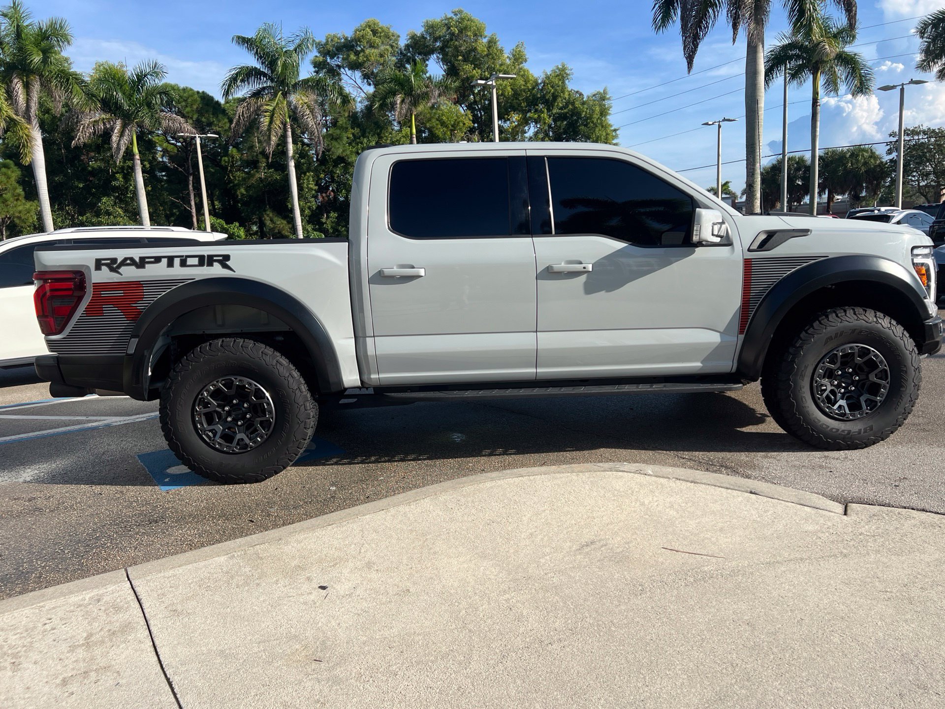 Used 2024 Ford F150 Raptor w/ Equipment Group 803A Raptor R AWD/4WD image 10