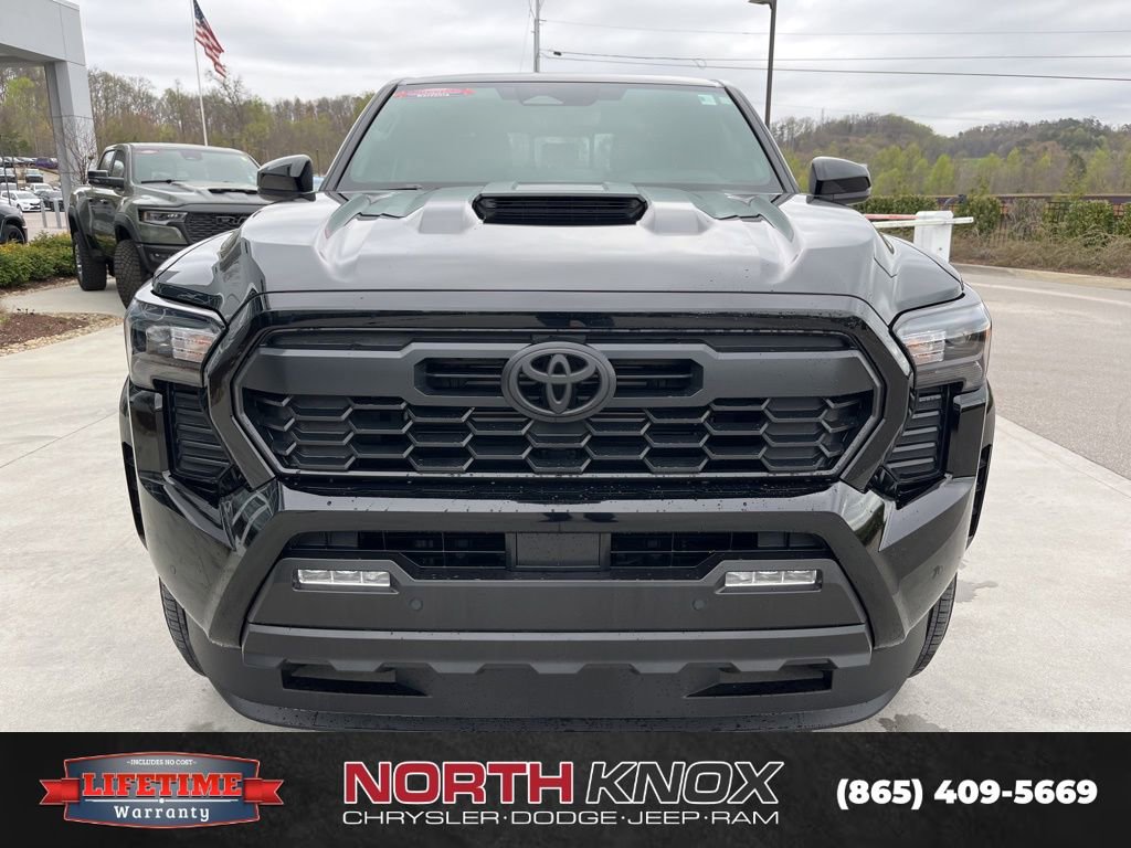 Used 2024 Toyota Tacoma TRD Sport w/ TRD Sport Upgrade Package image 30