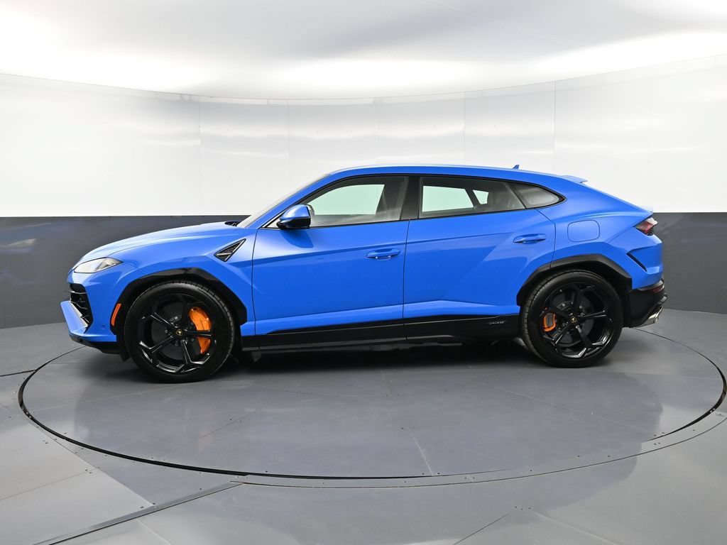 Used 2025 Lamborghini Urus SE AWD/4WD image 2
