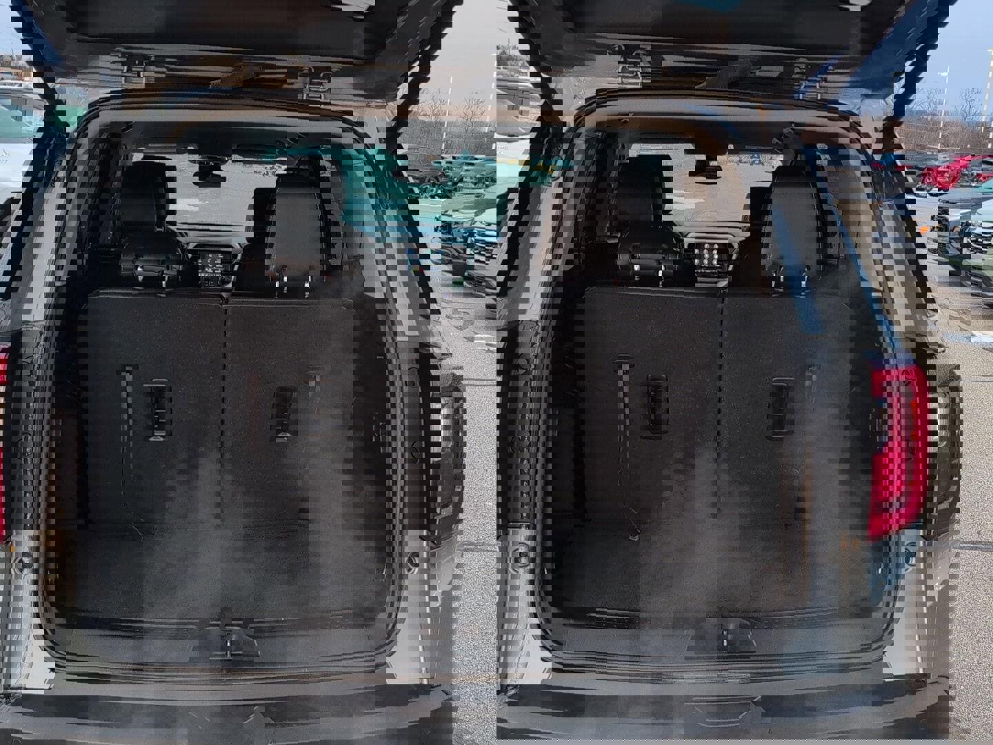 Used 2023 GMC Acadia SLT image 7