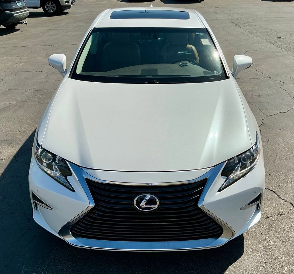 Used 2016 Lexus ES 300h w/ Premium Package w/Wood Trim image 11