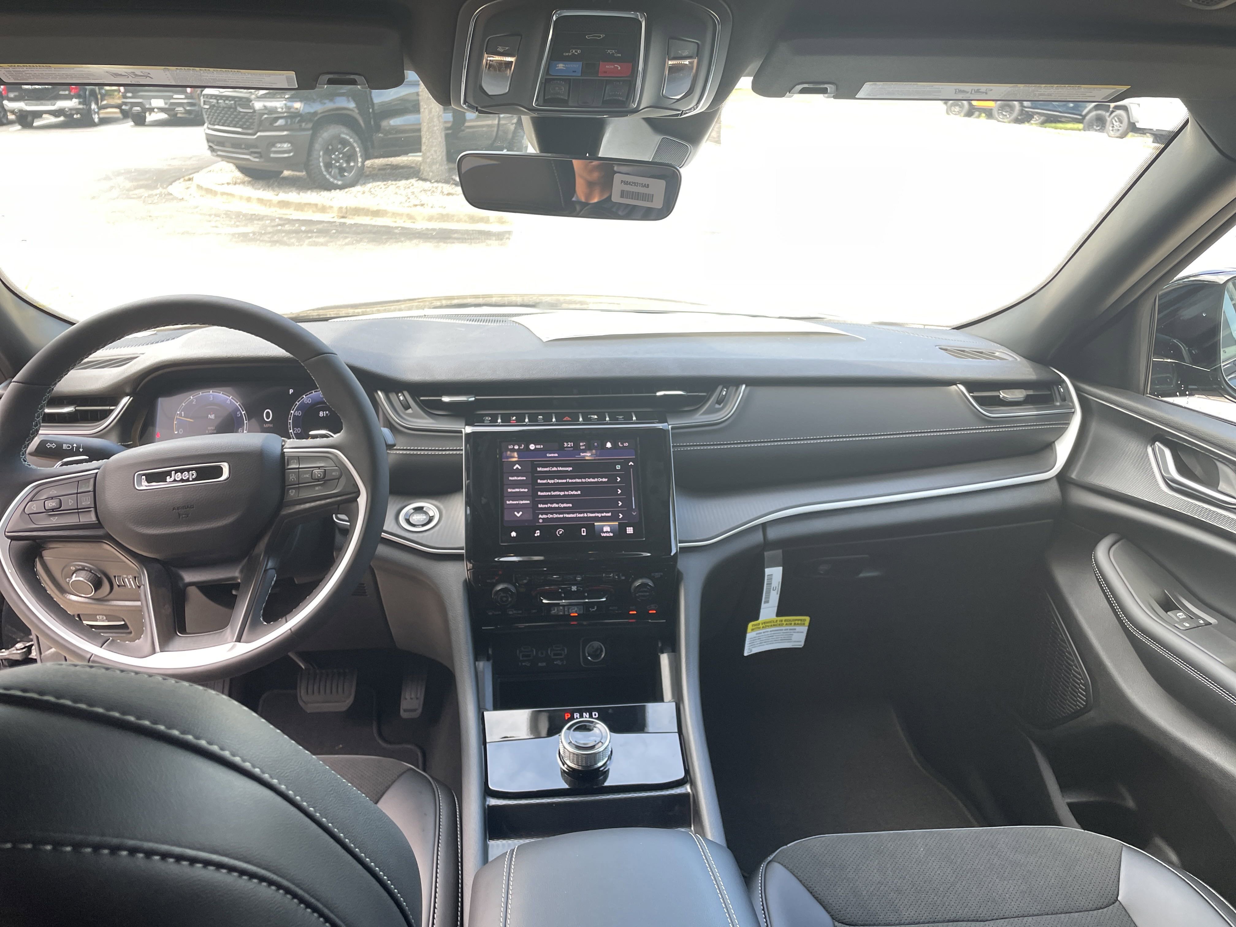 New 2025 Jeep Grand Cherokee Altitude image 60