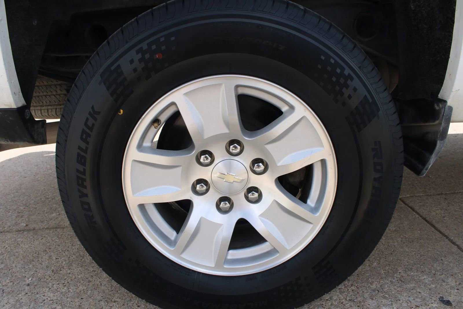 Used 2017 Chevrolet Silverado 1500 LT w/ All Star Edition image 10