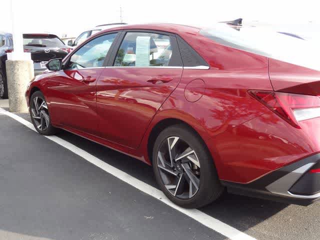 Used 2024 Hyundai Elantra SEL w/ Convenience Package FWD image 7