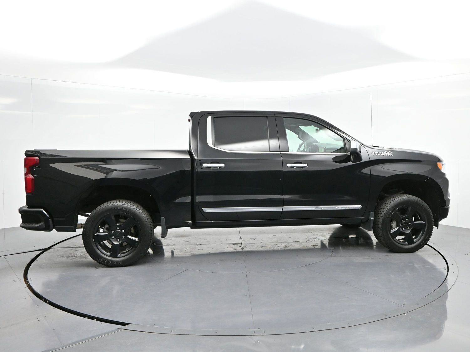 Used 2023 Chevrolet Silverado 1500 High Country w/ High Country Premium Package image 6