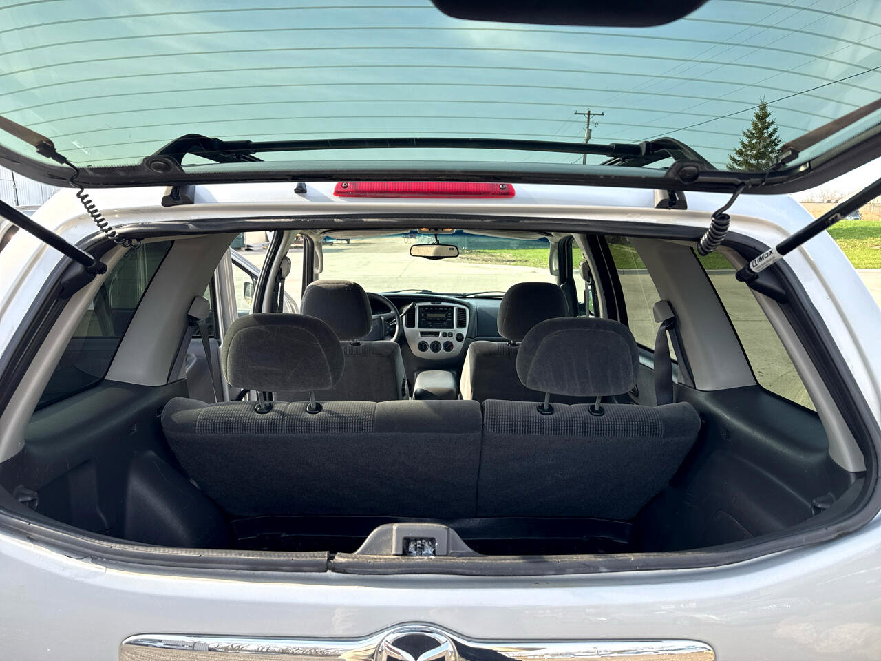Used 2003 MAZDA Tribute LX image 25