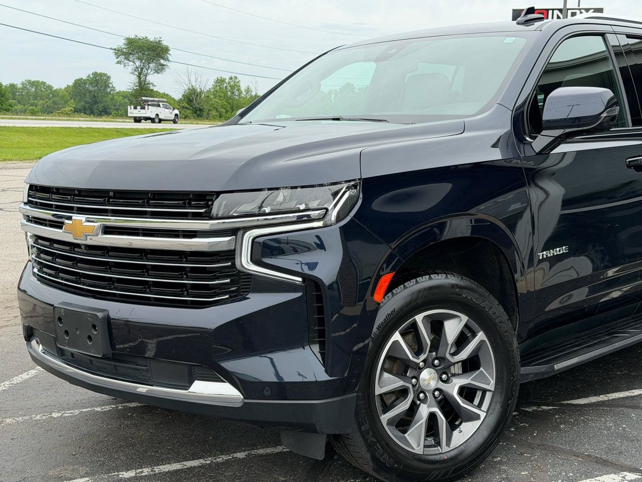 Used 2021 Chevrolet Tahoe LT w/ LT Signature Package AWD/4WD image 2