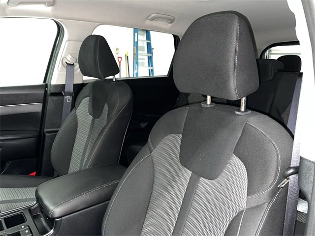 Used 2024 Kia Sorento LX image 19