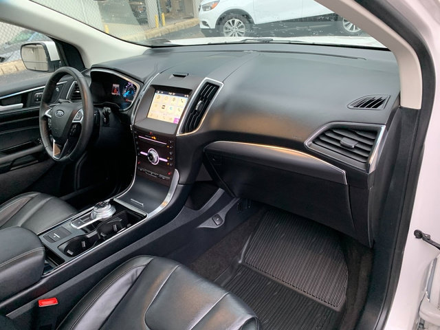 Certified 2019 Ford Edge Titanium w/ Cold Weather Package AWD/4WD image 11