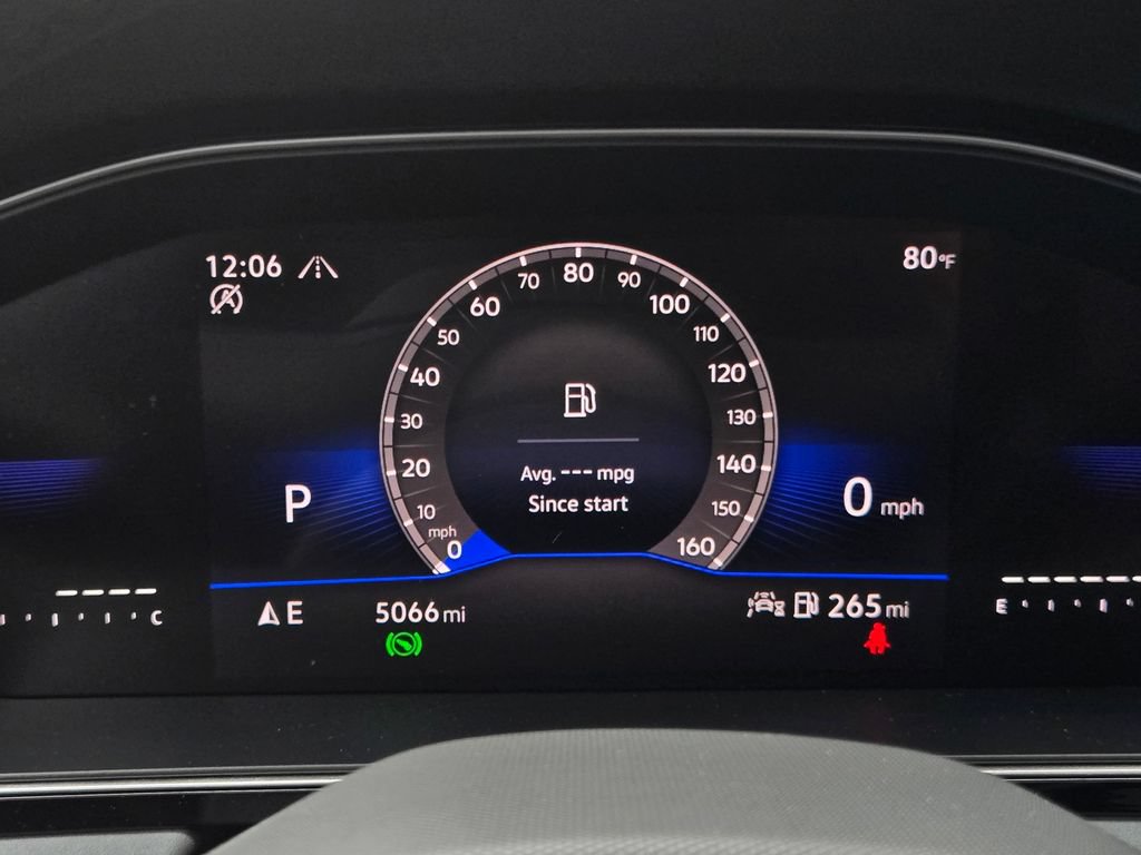 Used 2025 Volkswagen Jetta SE FWD image 24