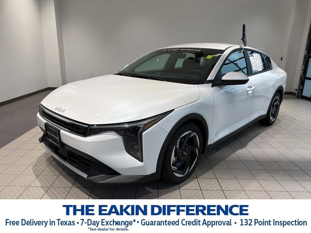 Used 2025 Kia K4 EX image 1