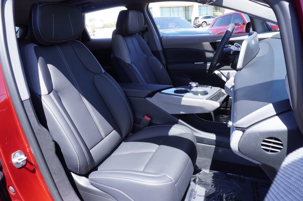 New 2026 Cadillac Optiq Luxury 1 image 11