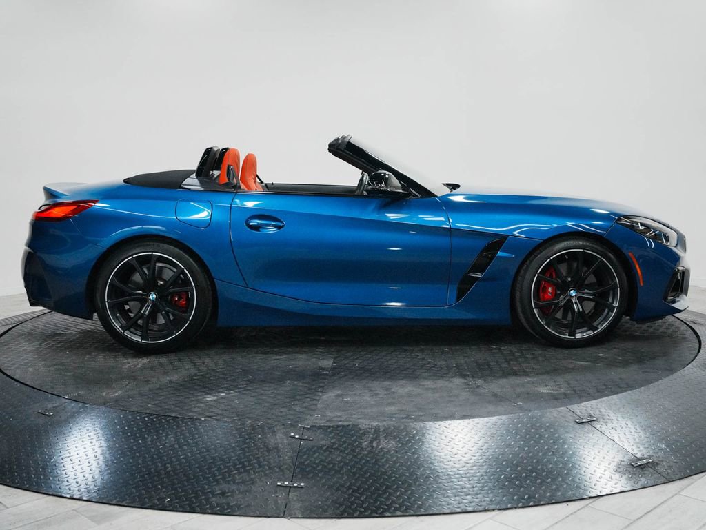Used 2024 BMW Z4 M40i w/ Premium Package image 5