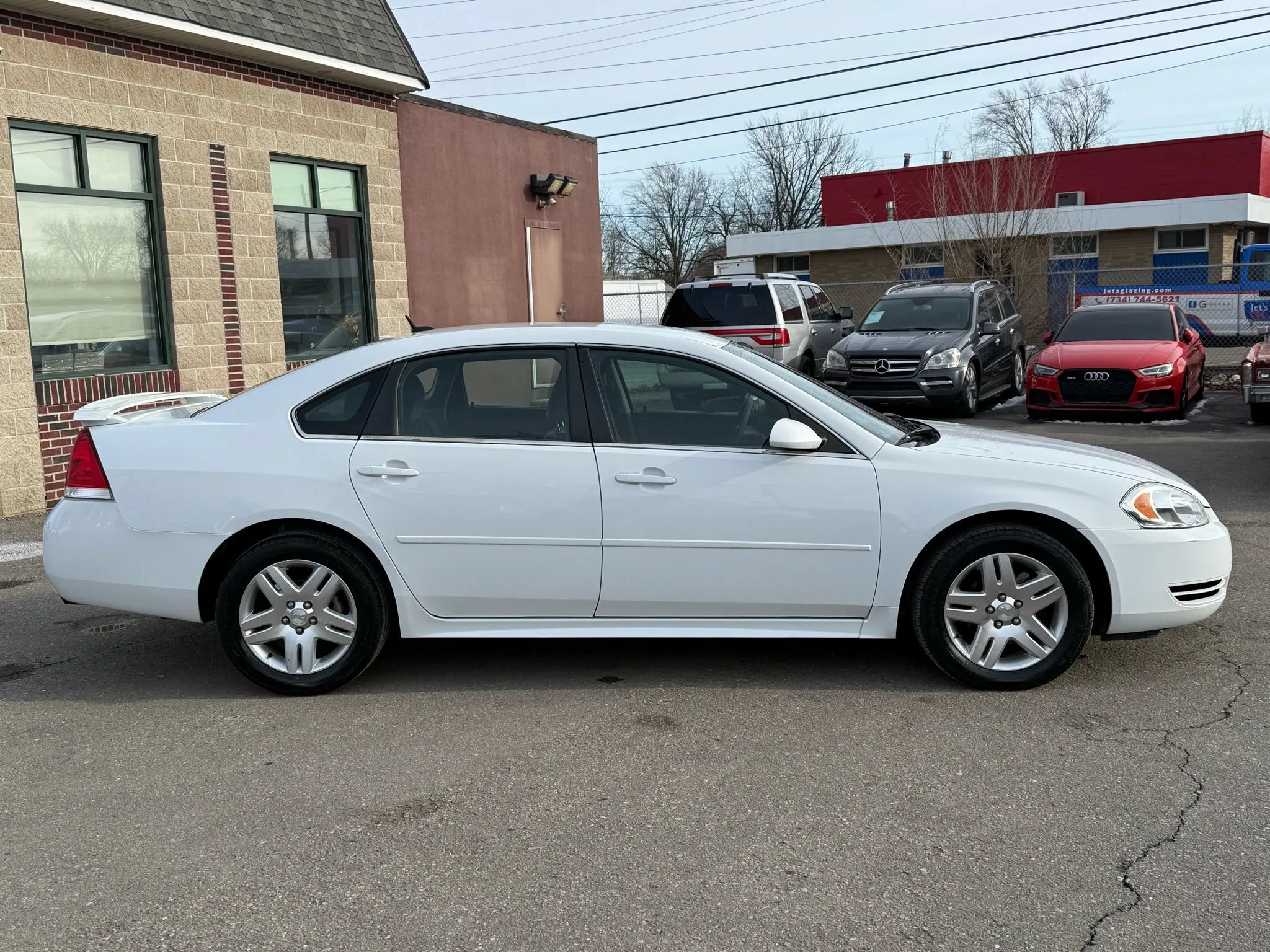 Used 2016 Chevrolet Impala LT FWD image 4
