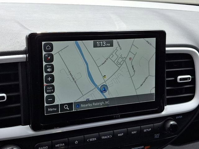 Used 2024 Hyundai Venue Limited FWD image 19