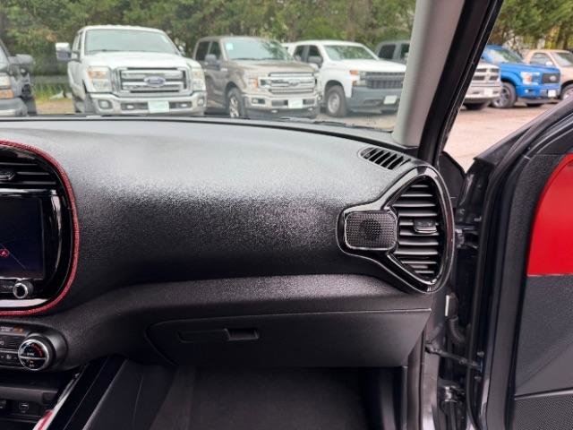 Used 2023 Kia Soul GT-Line FWD image 35