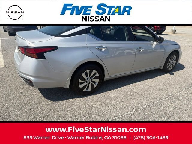 Used 2025 Nissan Altima 2.5 S FWD image 10