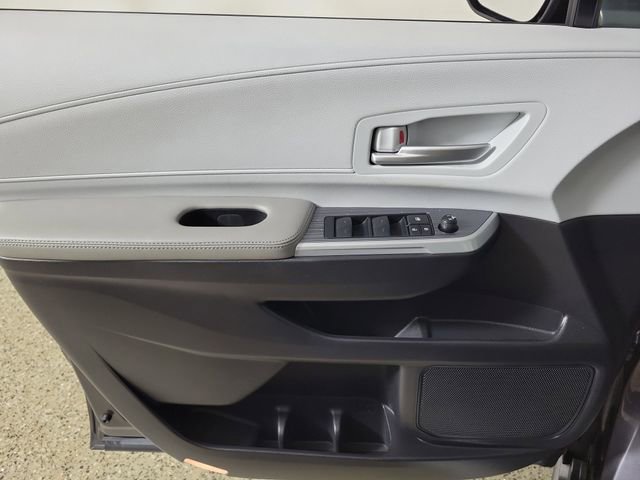 Used 2025 Toyota Sienna XLE image 22